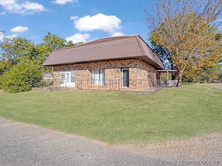 Listing photo 4