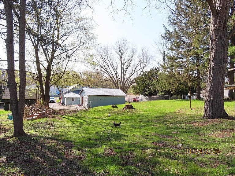 Listing photo 4