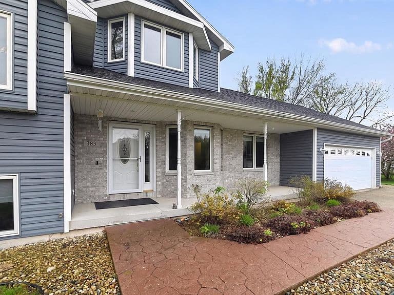 Listing photo 2