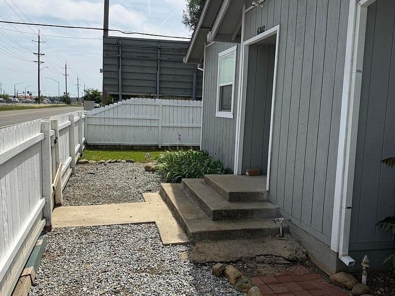Listing photo 5