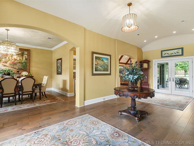 Listing photo 5