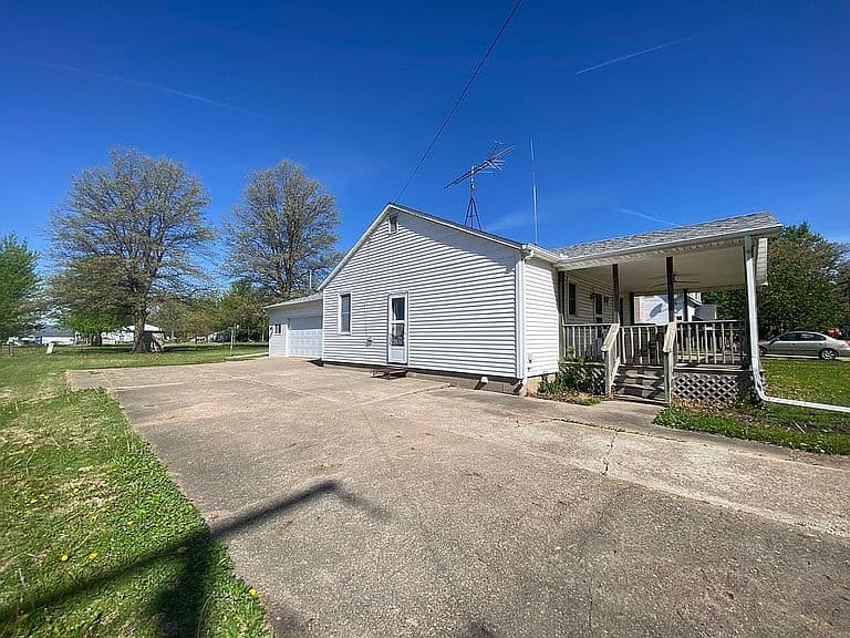 Listing photo 4