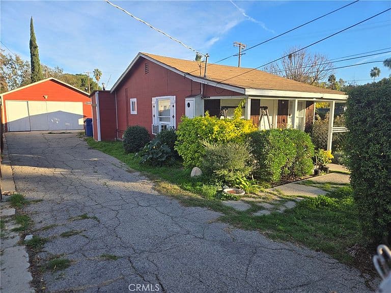 Listing photo 5