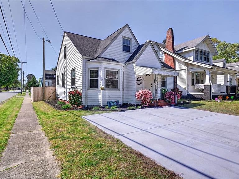 Listing photo 5