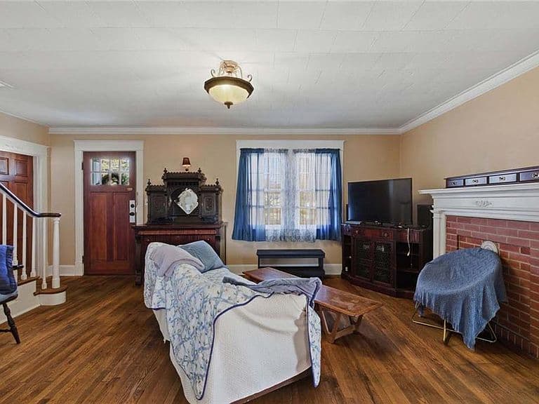 Listing photo 5
