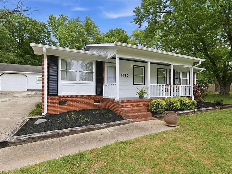 Listing photo 5