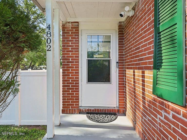 Listing photo 5