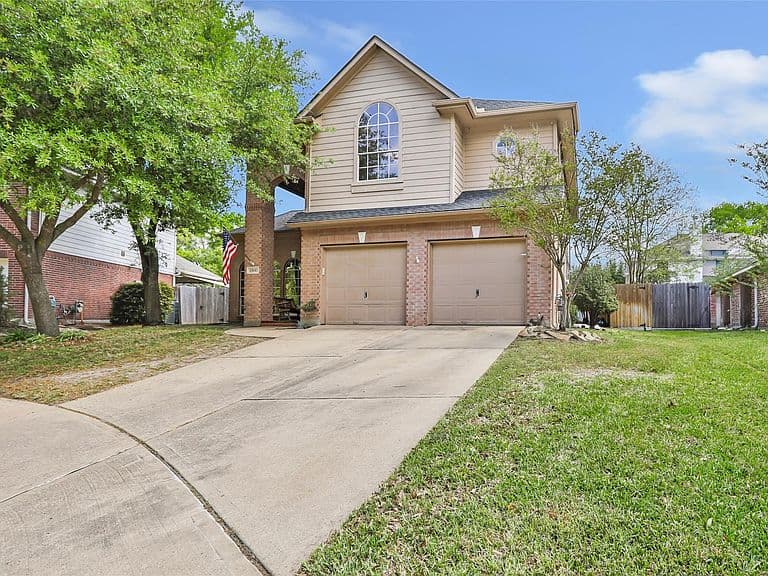 Listing photo 2