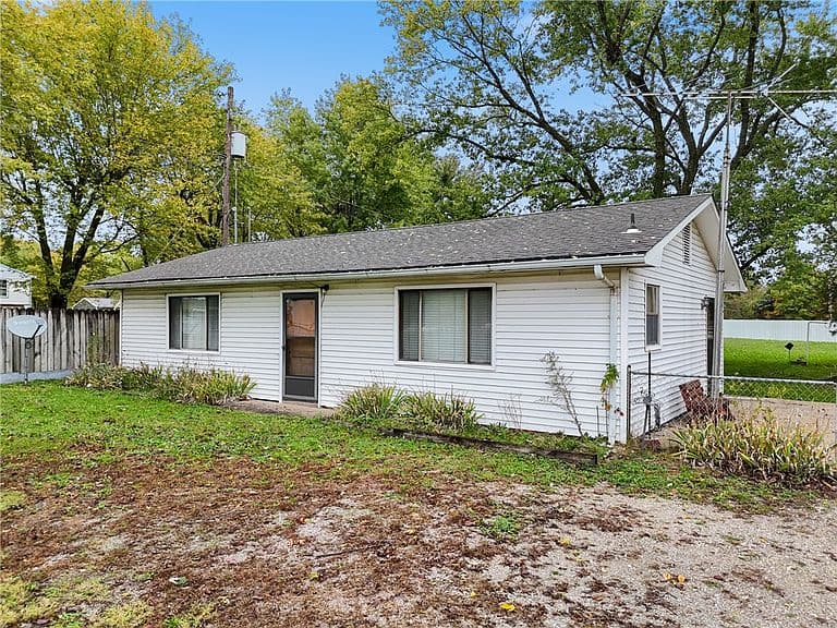Listing photo 4