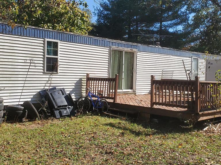Listing photo 2