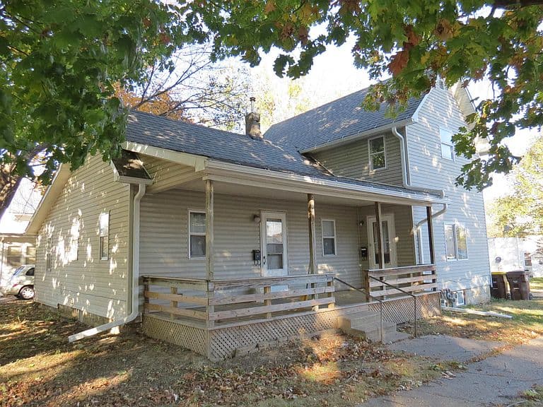 Listing photo 2