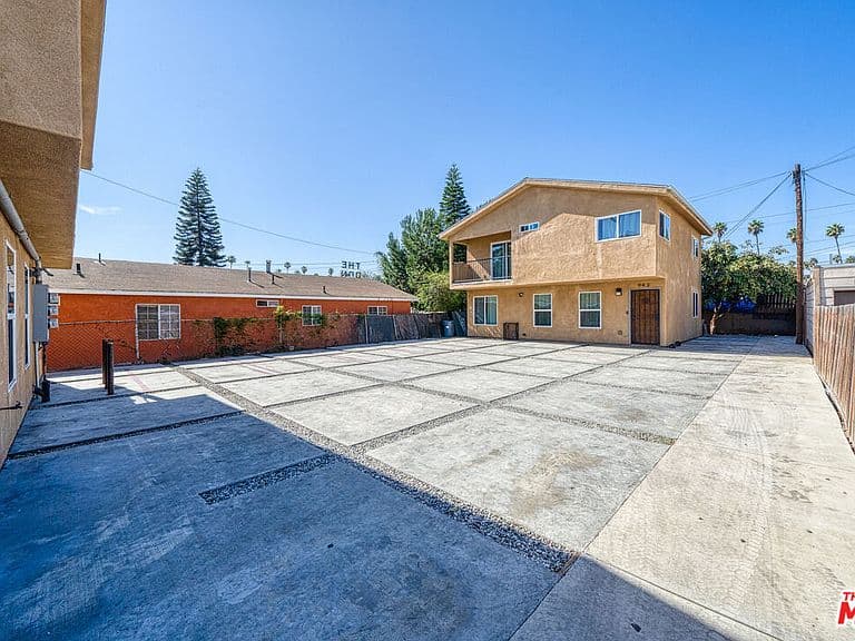 Listing photo 4