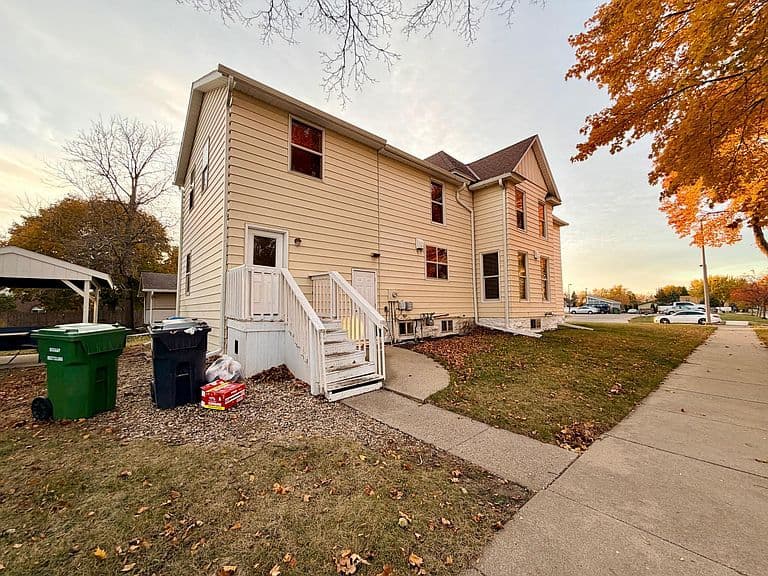 Listing photo 4