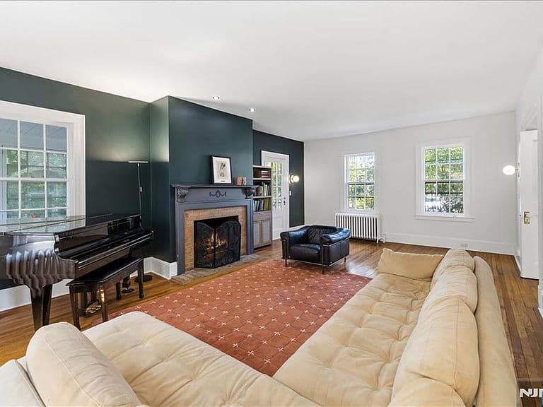 Listing photo 4