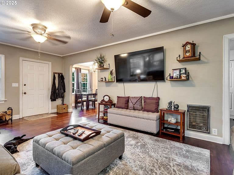 Listing photo 5