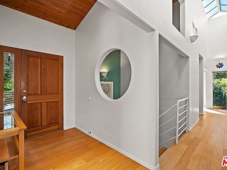 Listing photo 5