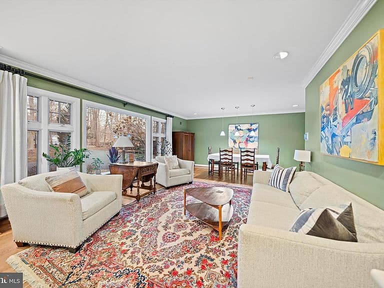 Listing photo 5