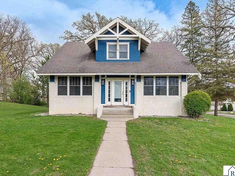 Listing photo 2