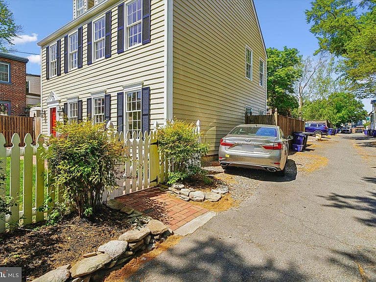 Listing photo 4
