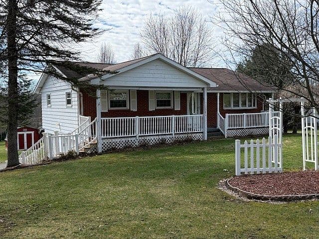 Listing photo 2