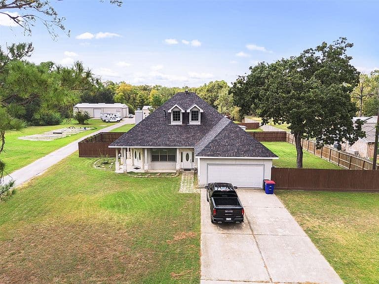 Listing photo 5
