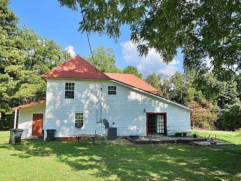 Listing photo 5