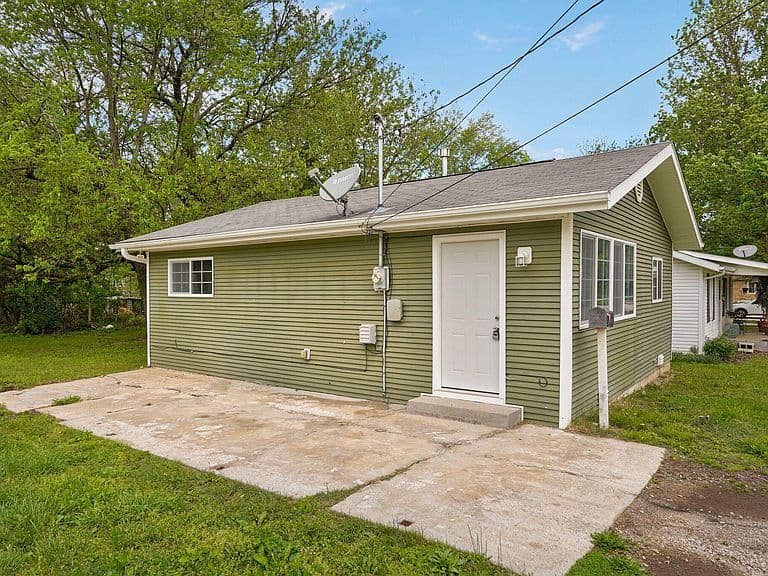 Listing photo 4