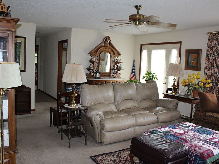 Listing photo 5