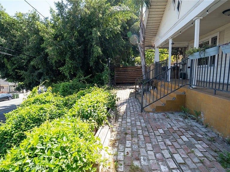 Listing photo 5