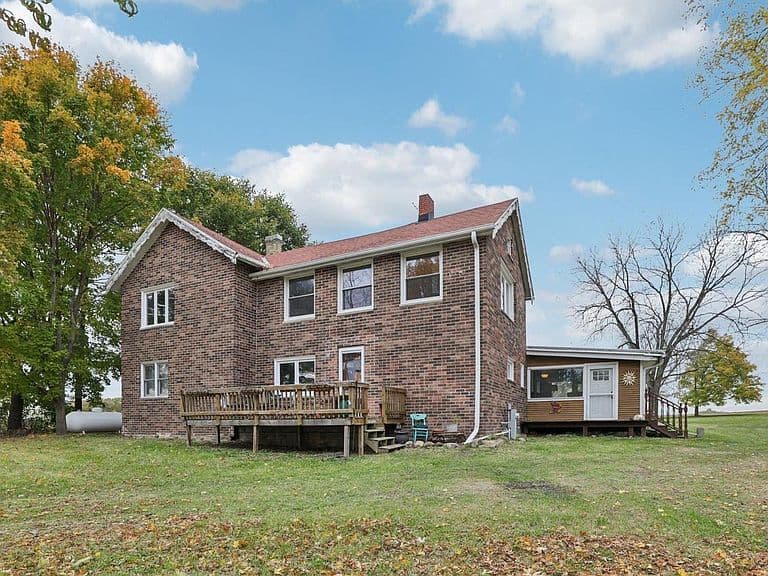 Listing photo 4