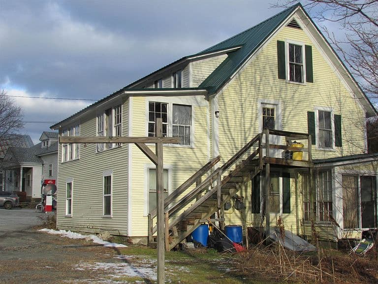 Listing photo 2