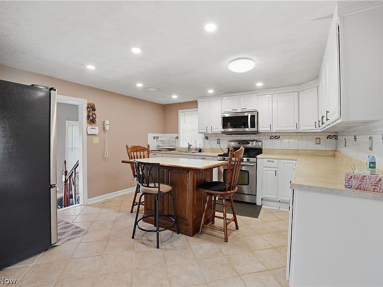 Listing photo 5