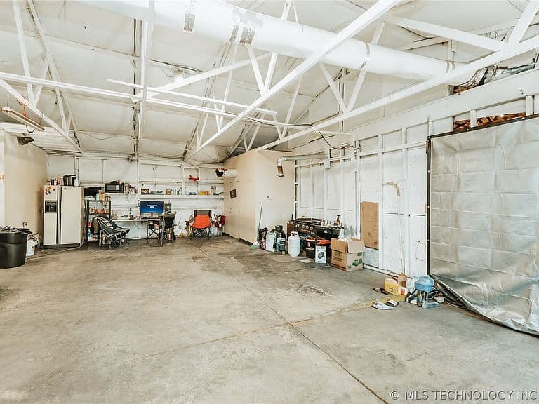 Listing photo 4