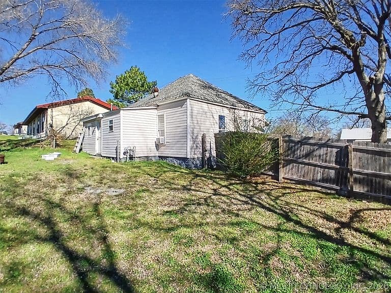 Listing photo 5