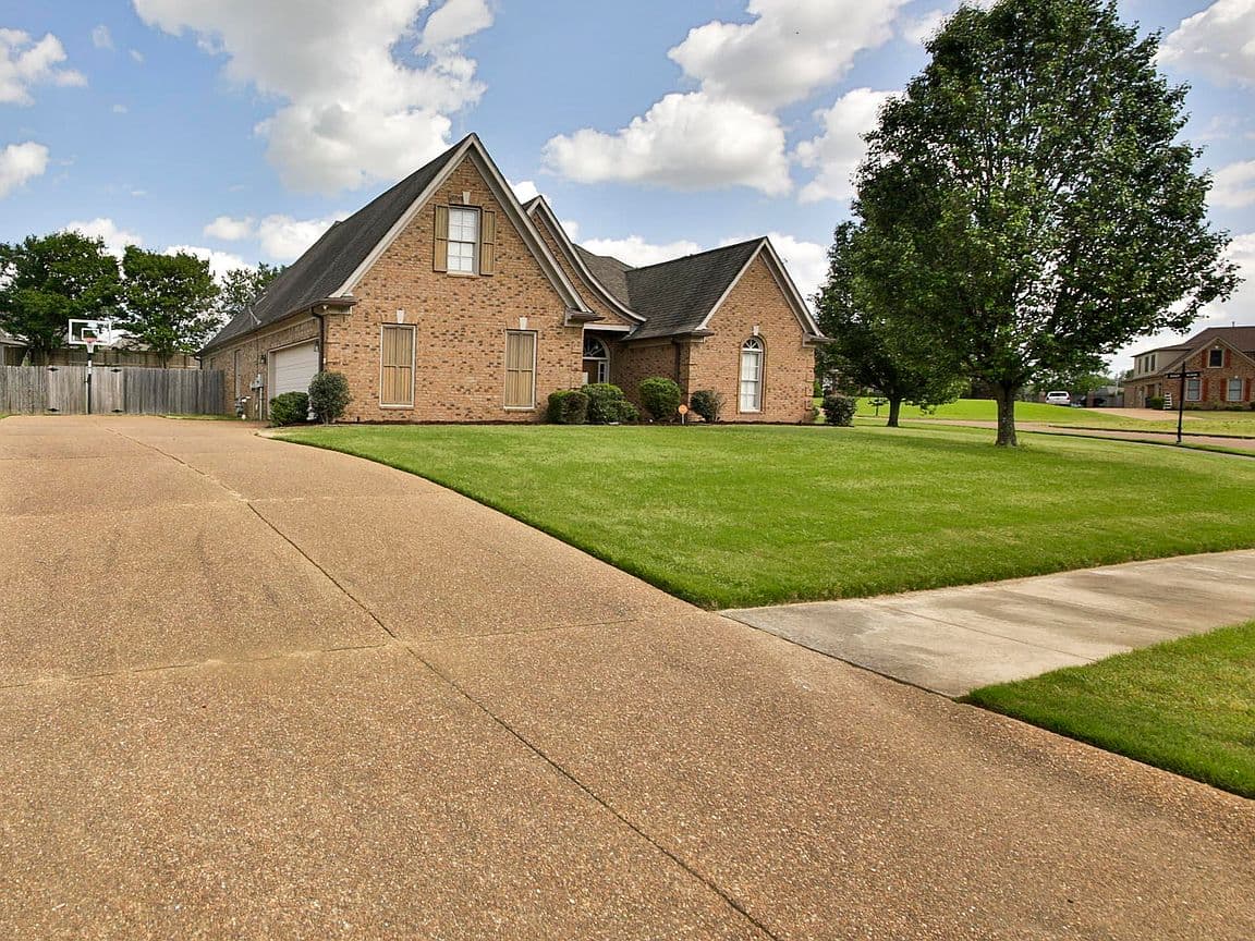 Primary listing photo