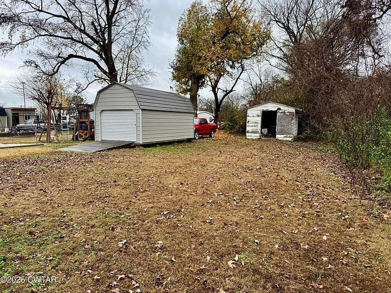 Listing photo 5