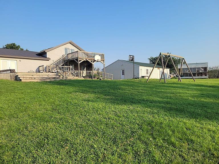 Listing photo 5
