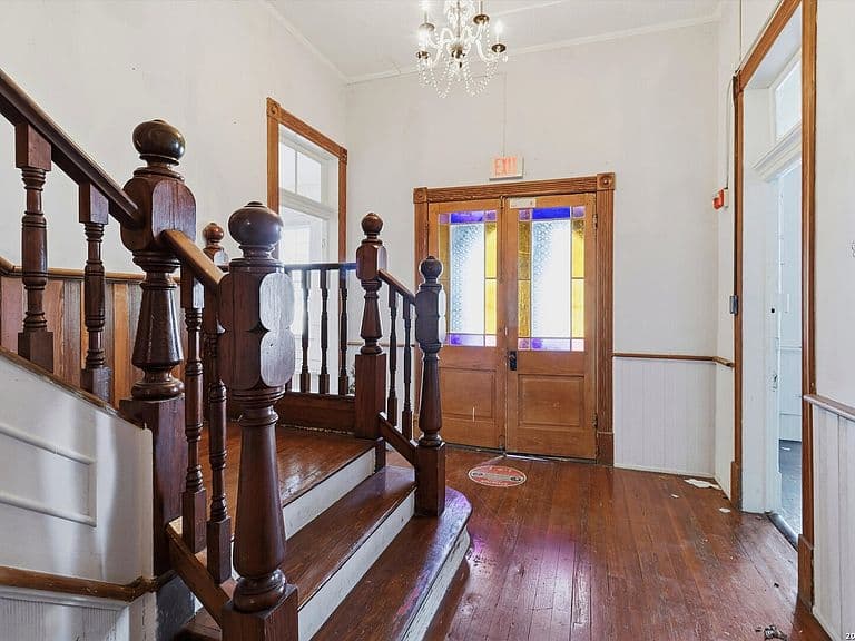 Listing photo 4