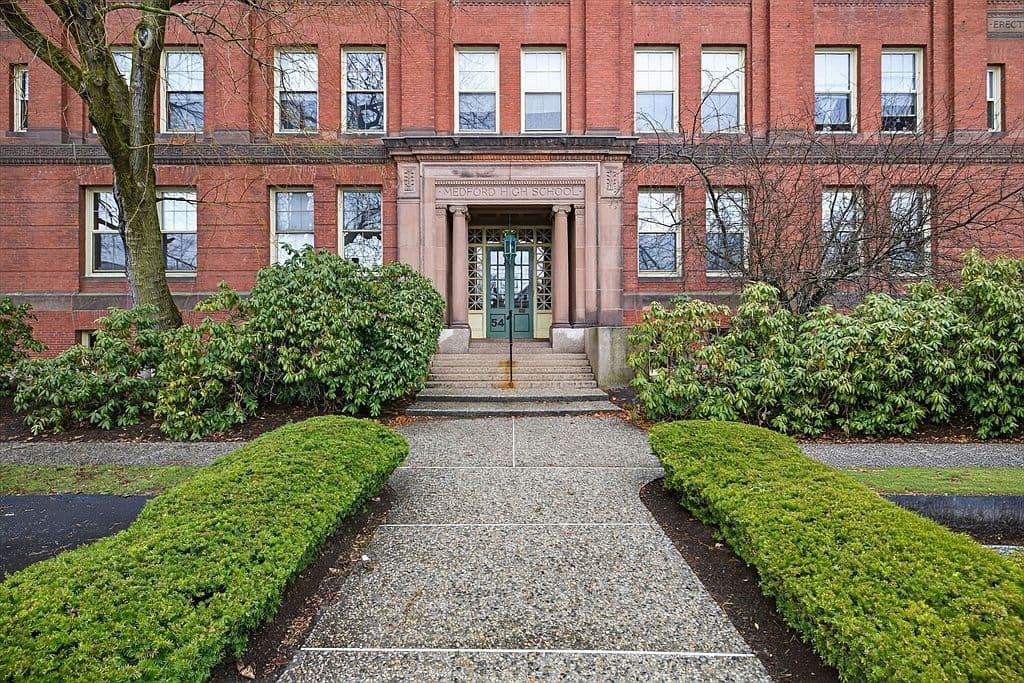 Primary listing photo