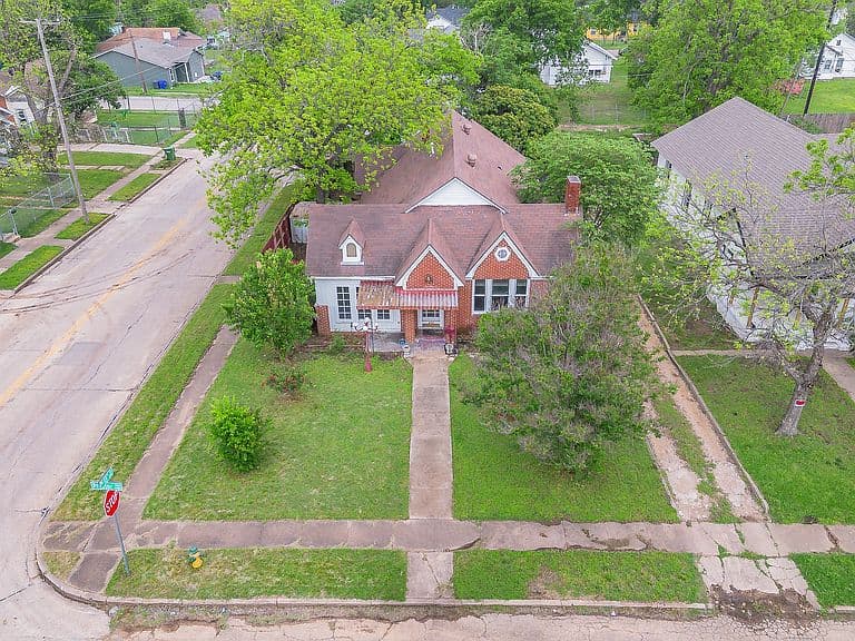 Listing photo 3