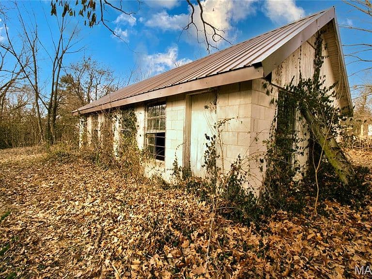 Listing photo 5