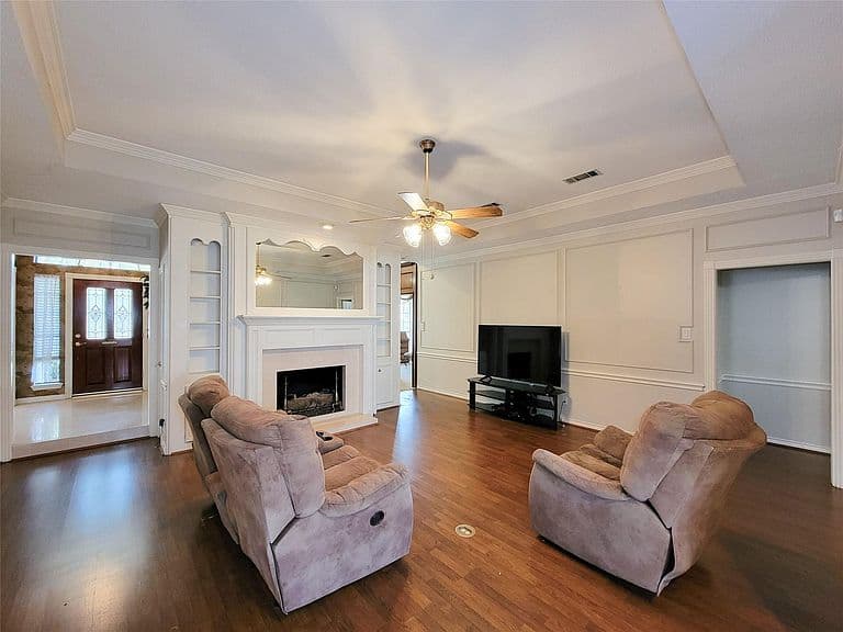 Listing photo 3