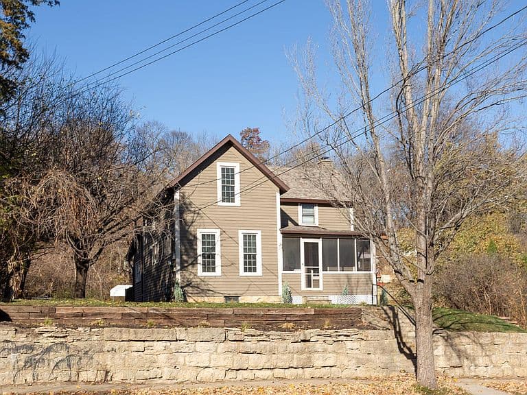 Listing photo 5