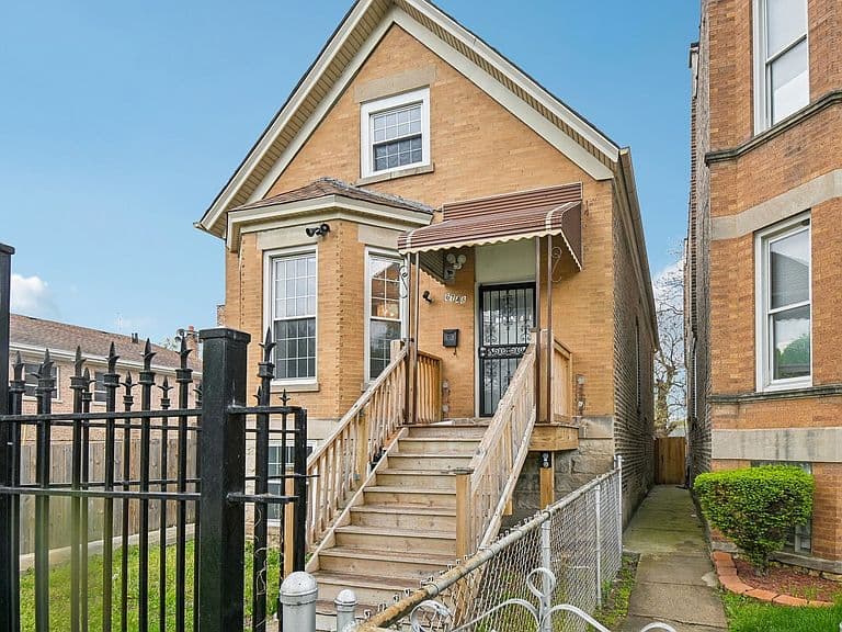 Listing photo 3