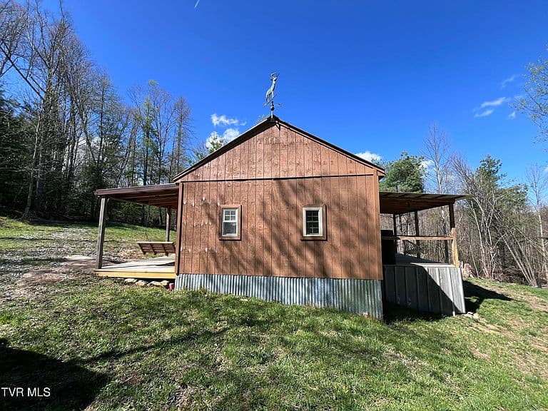 Listing photo 5