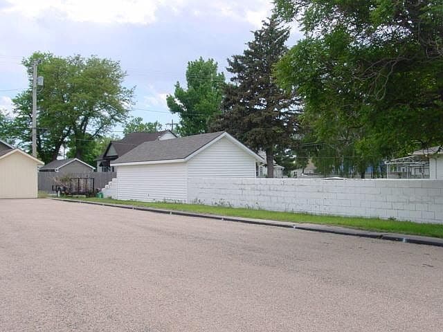 Listing photo 5