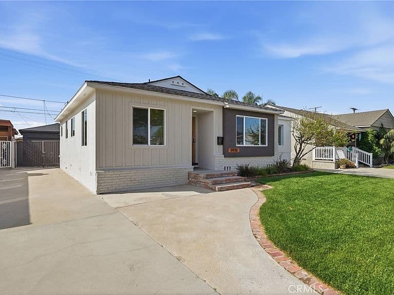 Listing photo 3