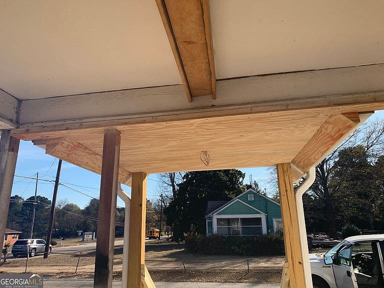 Listing photo 5