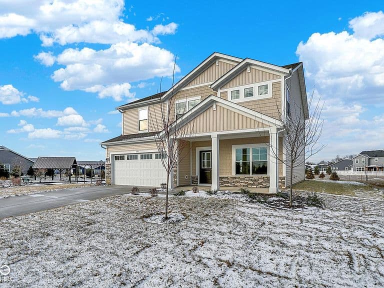 Listing photo 3