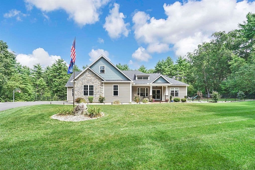 Primary listing photo
